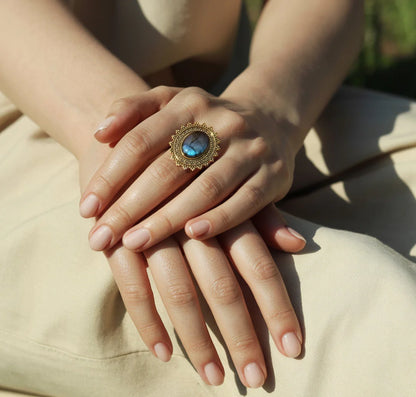 Lunar Sunbeam Labadoriet Ring ☀️🌙